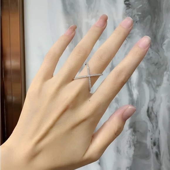Infinity Elegant Criss-Cross 925 Sterling Silver Ring - Picture 4 of 4